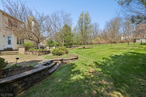 5 Hidden Valley Way Franklin NJ 08802