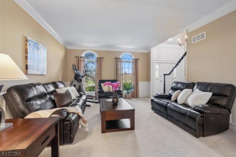 5 Hidden Valley Way Franklin NJ 08802