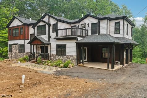 49 Northwood Road Hopatcong NJ 07849