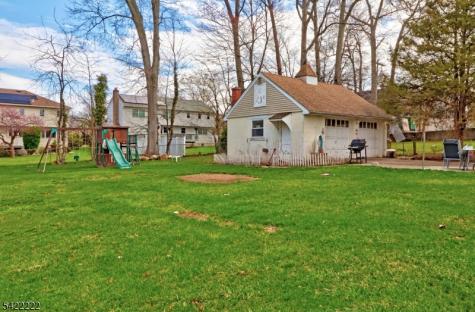 11 Barnida Drive East Hanover NJ 07936
