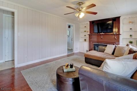 11 Barnida Drive East Hanover NJ 07936