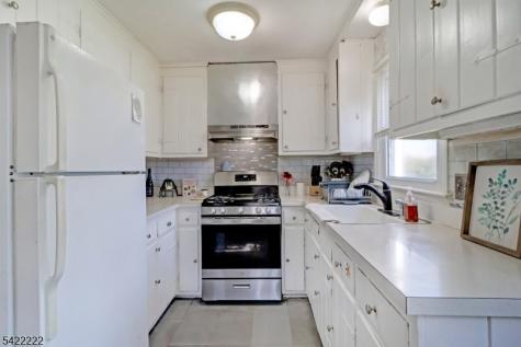 11 Barnida Drive East Hanover NJ 07936