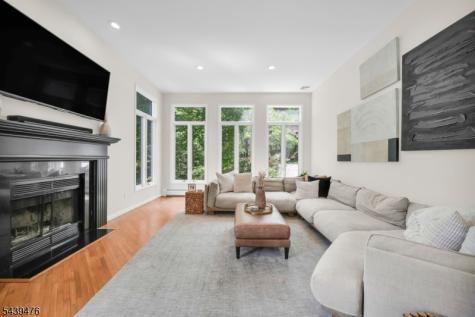 11 Hemlock Lane Kinnelon NJ 07405