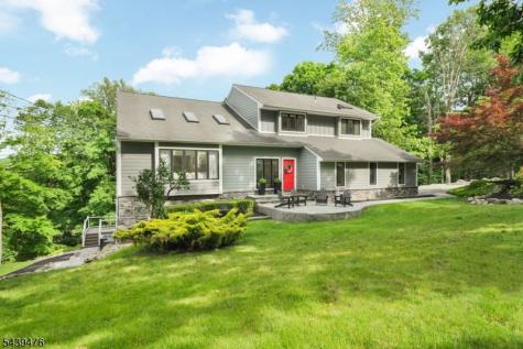 11 Hemlock Lane Kinnelon NJ 07405