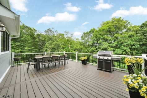 11 Hemlock Lane Kinnelon NJ 07405