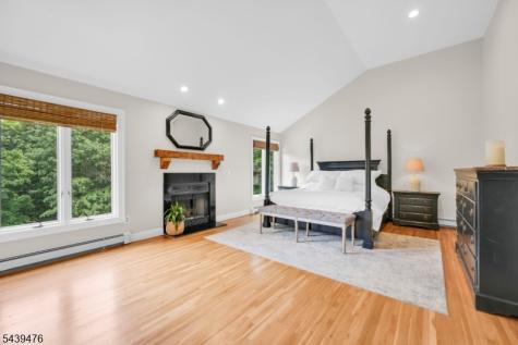 11 Hemlock Lane Kinnelon NJ 07405