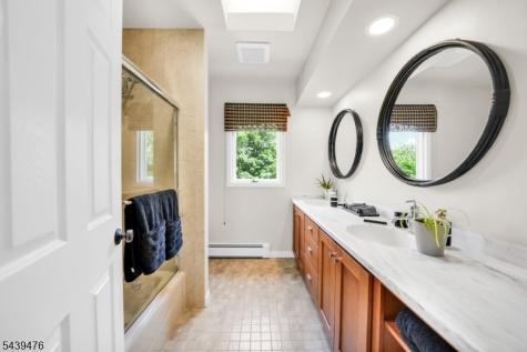 11 Hemlock Lane Kinnelon NJ 07405