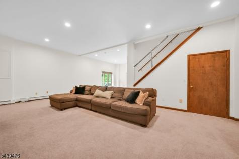11 Hemlock Lane Kinnelon NJ 07405