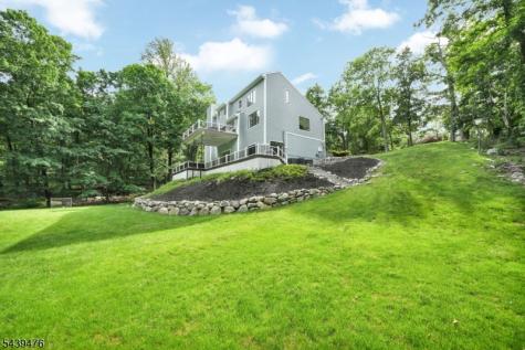 11 Hemlock Lane Kinnelon NJ 07405