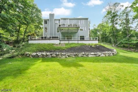 11 Hemlock Lane Kinnelon NJ 07405