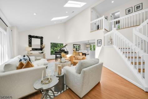 11 Hemlock Lane Kinnelon NJ 07405
