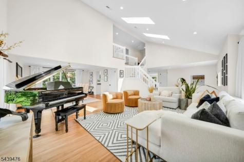 11 Hemlock Lane Kinnelon NJ 07405