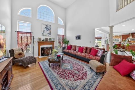 3 Surrey Way Alexandria NJ 08867