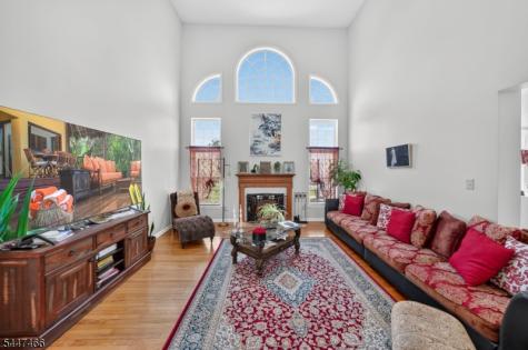 3 Surrey Way Alexandria NJ 08867