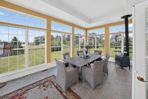3 Surrey Way Alexandria NJ 08867