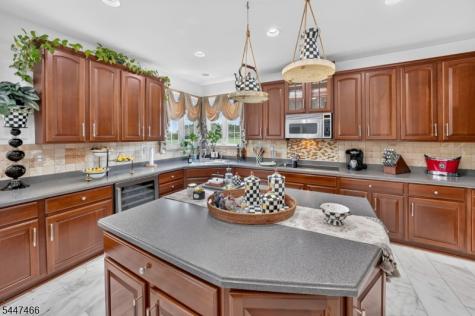 3 Surrey Way Alexandria NJ 08867