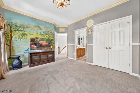 3 Surrey Way Alexandria NJ 08867