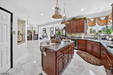 3 Surrey Way Alexandria NJ 08867