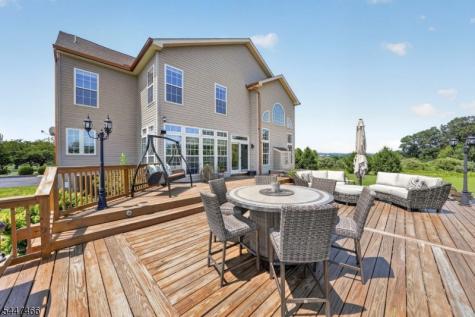 3 Surrey Way Alexandria NJ 08867