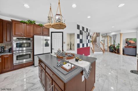 3 Surrey Way Alexandria NJ 08867