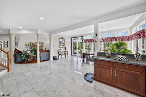 3 Surrey Way Alexandria NJ 08867