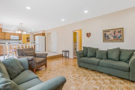 17 Denbigh Drive Franklin NJ 08873