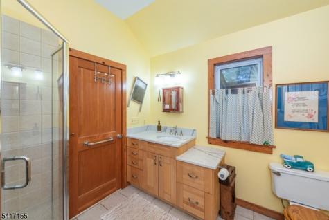 239 E Shore Lake Owassa Road Frankford NJ 07860