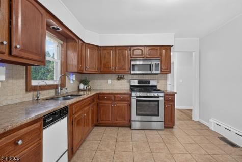 141 N 8th Avenue Manville NJ 08835