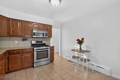 141 N 8th Avenue Manville NJ 08835