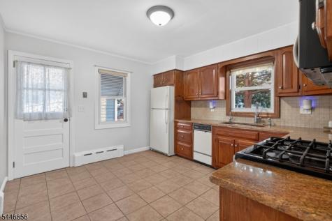 141 N 8th Avenue Manville NJ 08835