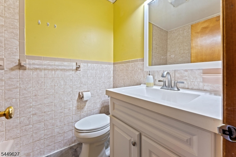 8 Kelly Street Metuchen NJ 08840