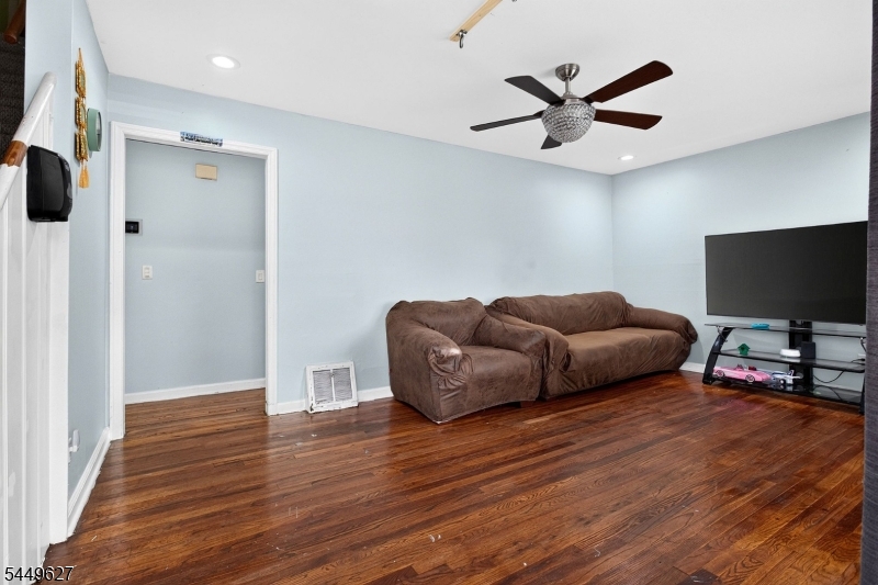 8 Kelly Street Metuchen NJ 08840