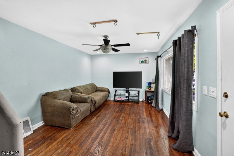 8 Kelly Street Metuchen NJ 08840
