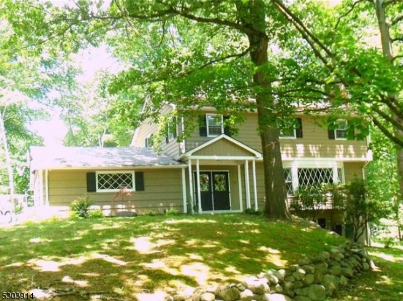 578 Colonial Road River Vale NJ 07675