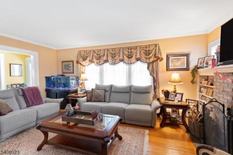 7 Wayland Drive Verona NJ 07044