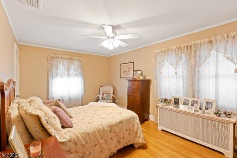 7 Wayland Drive Verona NJ 07044