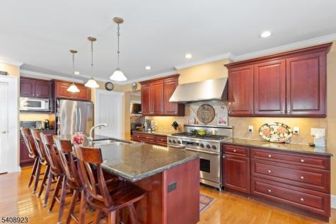 7 Wayland Drive Verona NJ 07044