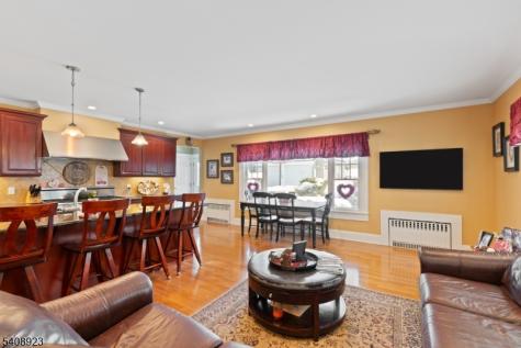 7 Wayland Drive Verona NJ 07044