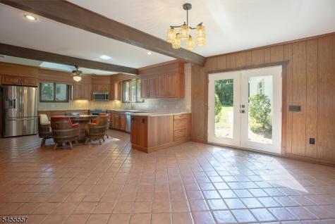 28 Laketop Drive Hampton NJ 07860