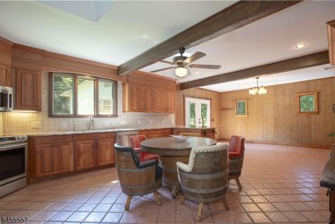 28 Laketop Drive Hampton NJ 07860