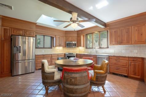 28 Laketop Drive Hampton NJ 07860