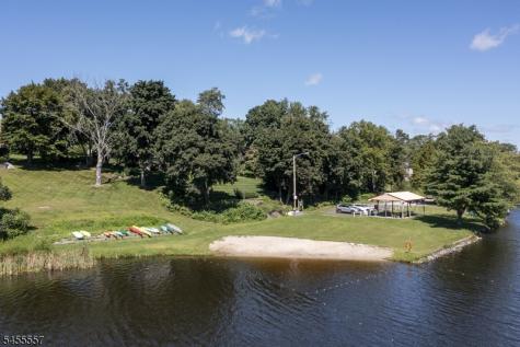 28 Laketop Drive Hampton NJ 07860