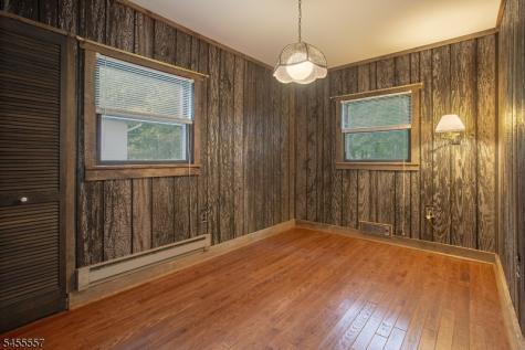 28 Laketop Drive Hampton NJ 07860