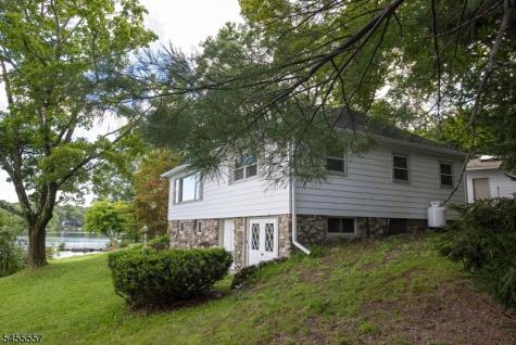 28 Laketop Drive Hampton NJ 07860