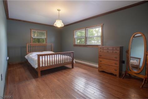 28 Laketop Drive Hampton NJ 07860
