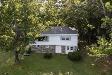 28 Laketop Drive Hampton NJ 07860