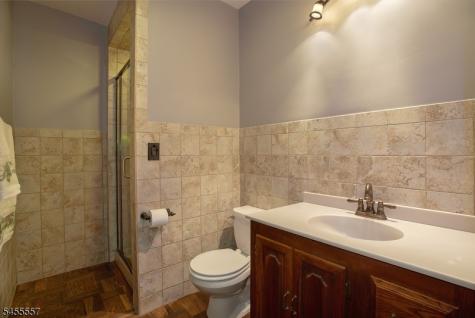 28 Laketop Drive Hampton NJ 07860