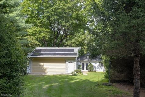 28 Laketop Drive Hampton NJ 07860