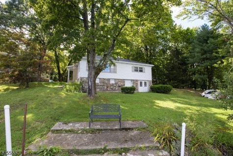 28 Laketop Drive Hampton NJ 07860