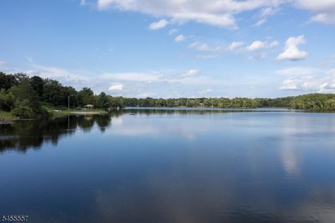 28 Laketop Drive Hampton NJ 07860